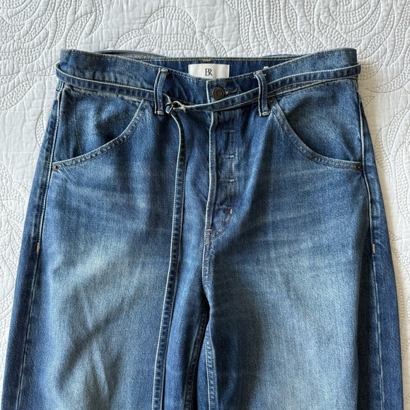 Banana Republic - High Rise Rigid Bow Jean - Medium Wash - Picture 5 of 14